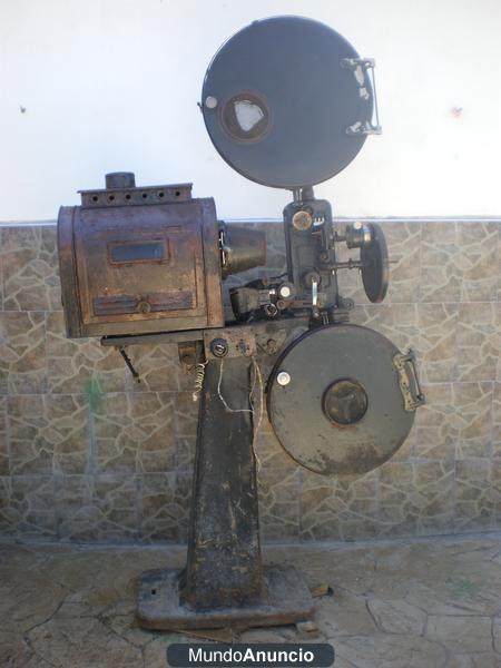 VENDO PROYECTOR DE CINE DEL SIGLO PASADO