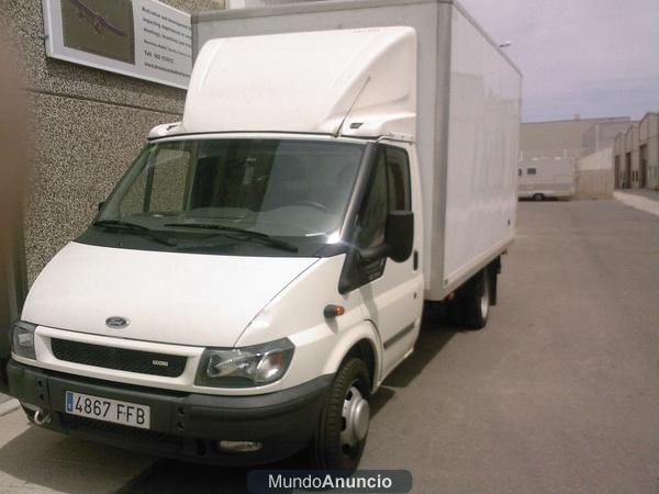 Furgoneta Ford Transit 350 L con elevador en muy buen estado