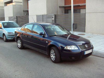 VOLKSWAGEN PASSAT COMFORTLINE - Madrid