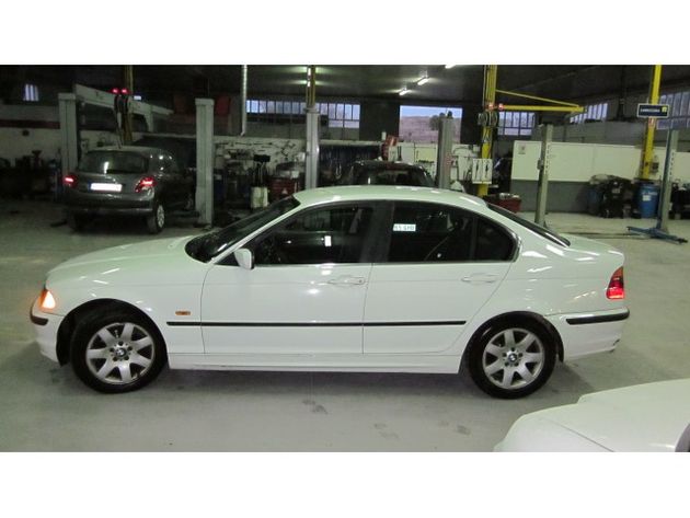 BMW 320i