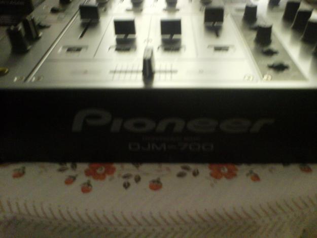 Mesa de mezclas pioneer djm 700-s