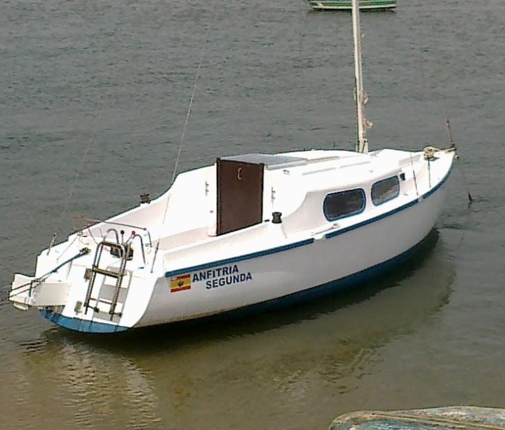 Se vende barco y/o pantalán