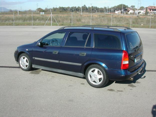 OPEL ASTRA 1.8 16V ELEGANCE CARAVAN     AÑO 2001