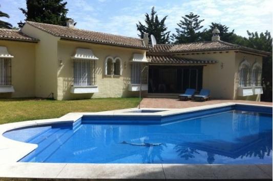 3 Dormitorio Chalet En Venta en Coto (El), Málaga