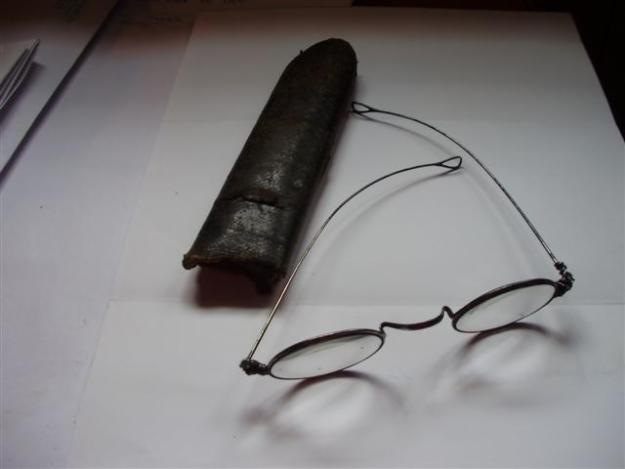 gafas o lentes antigua en su caja original