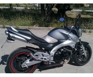 SUZUKI GSR 600