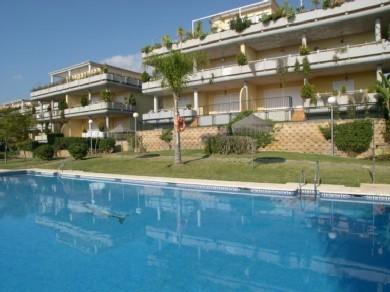 Apartamento con 2 dormitorios se vende en Marbella, Costa del Sol