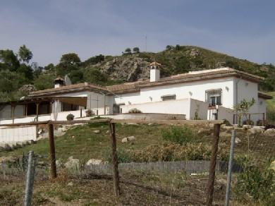 Chalet con 3 dormitorios se vende en Valle de Abdalajis