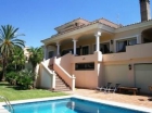 Chalet con 4 dormitorios se vende en Estepona, Costa del Sol - mejor precio | unprecio.es