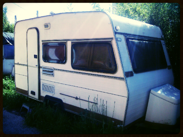 Caravana con papeles y en muy buen estado. Incluye avance y accesorios.
