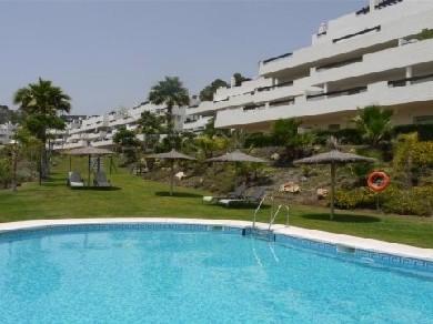 Apartamento con 2 dormitorios se vende en Benahavis, Costa del Sol