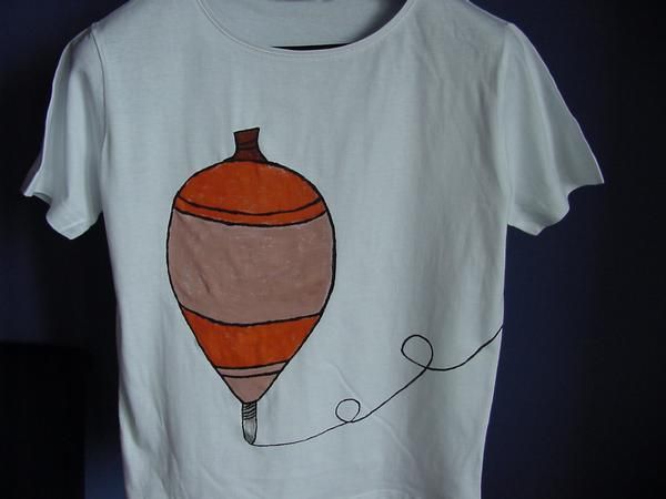 ANDORI, camisetas, bolsos, zapatillas, pañuelos pintados a mano.