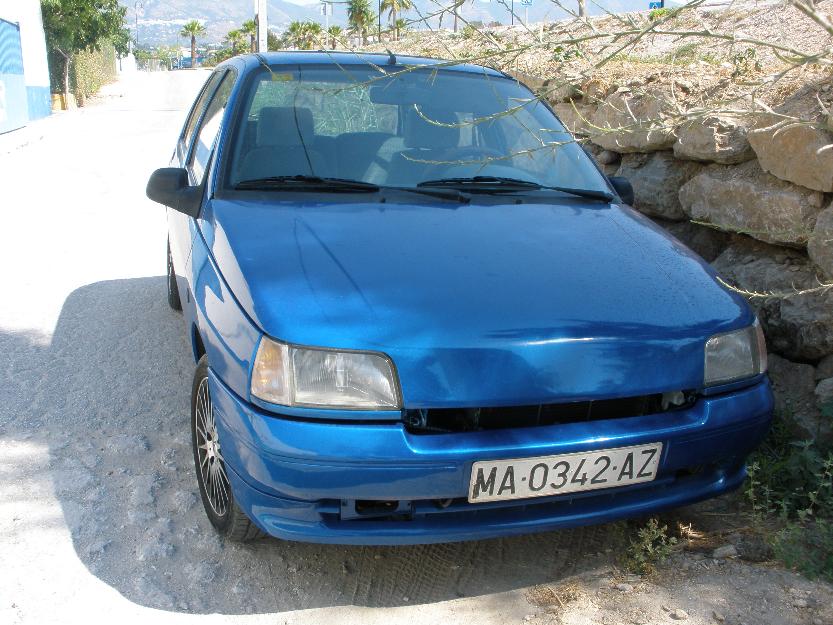 Renault clio en muy buen estado