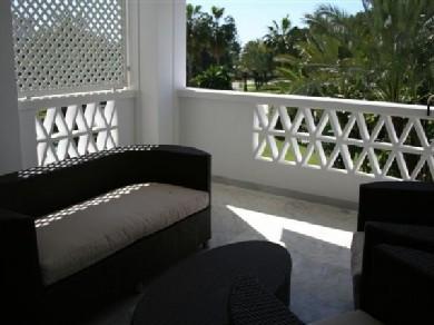 Apartamento con 3 dormitorios se vende en Marbella, Costa del Sol