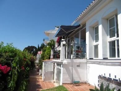 Chalet con 4 dormitorios se vende en Benalmadena Costa, Costa del Sol