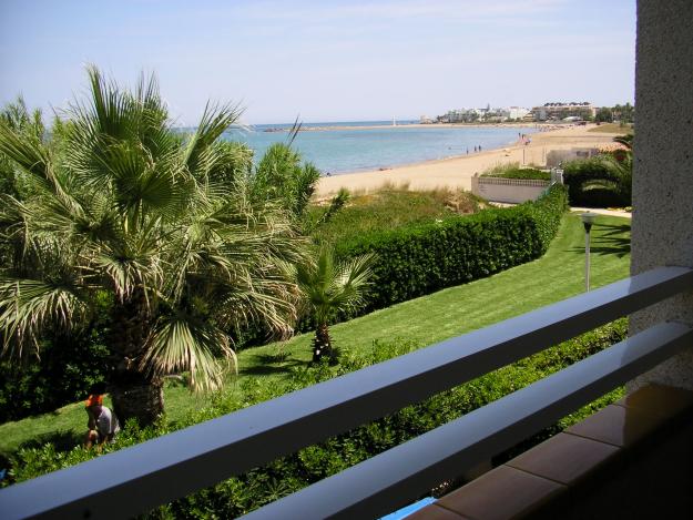 Apartamento primerísima linea playa Denia