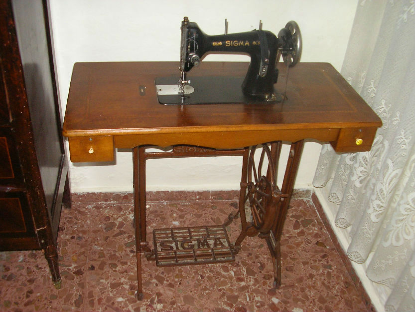 Antigua máquina de cosér SIGMA