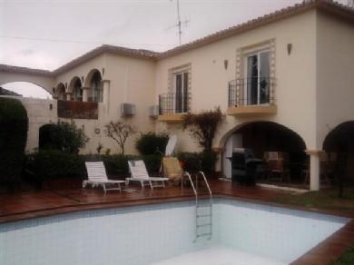 Chalet con 3 dormitorios se vende en Estepona, Costa del Sol
