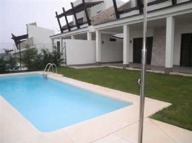 Chalet con 4 dormitorios se vende en Estepona, Costa del Sol