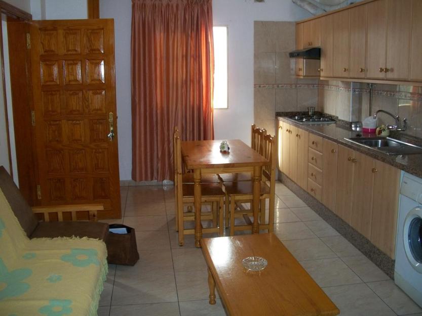 Piso en alquiler Dos habitaciones Guargacho, Arona, Tenerife sur, islas Canarias. 300 euro