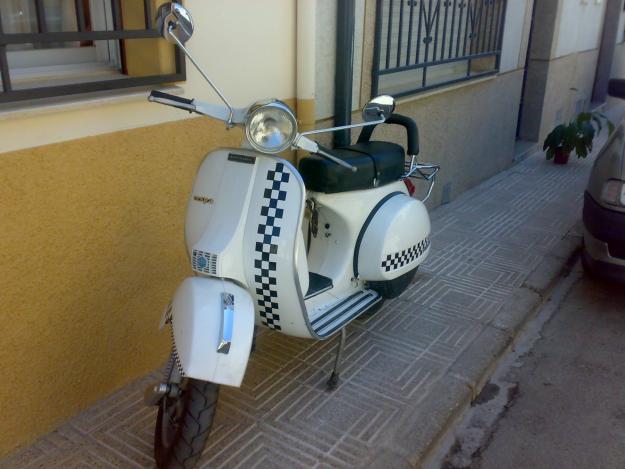 vespa P200E.