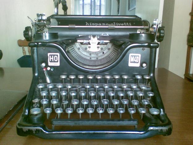 Máquina de escribir Hispano Olivetti M40.