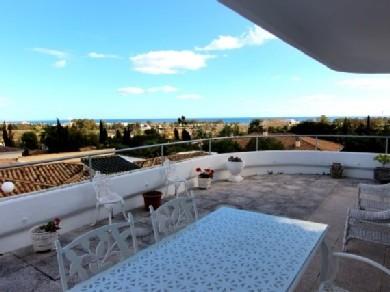 Apartamento con 2 dormitorios se vende en Marbella, Costa del Sol