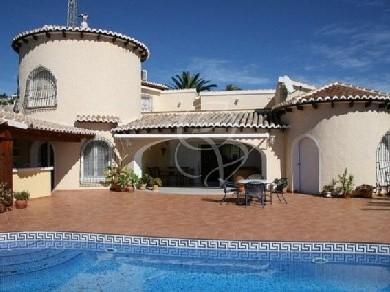 Chalet con 5 dormitorios se vende en Benissa