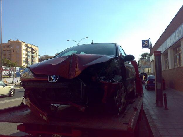 VENDO COCHE