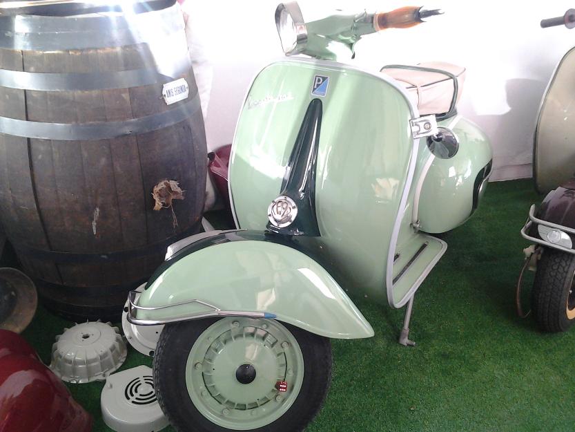 Vespa 150 restaurada año 64