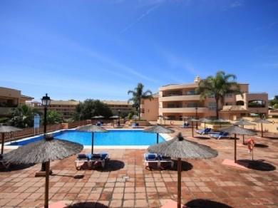 Apartamento con 2 dormitorios se vende en Marbella, Costa del Sol