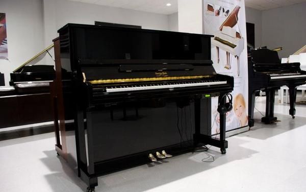 Piano 122 Silent