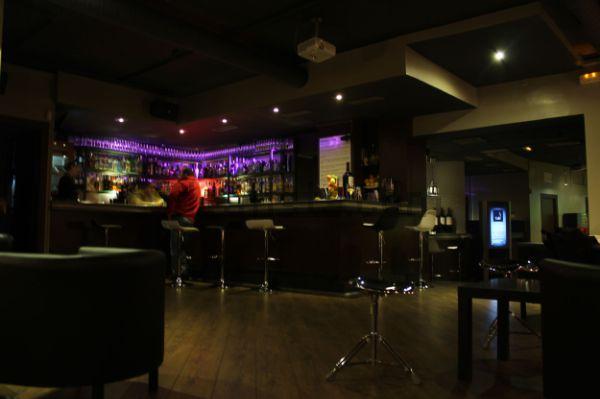 Traspaso espectacular Bar de Copas con actuaciones en directo y s/h 160m² en zona Alfonso