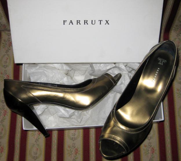 Zapatos dorados FARRUTX. Nº 38