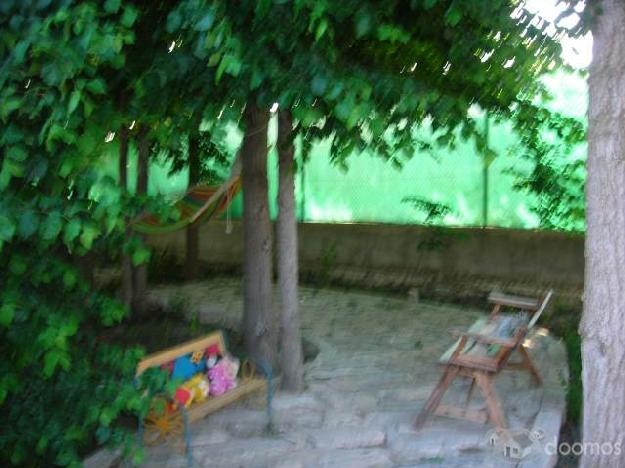 CHALET RUSTICO EN LA HUERTA.