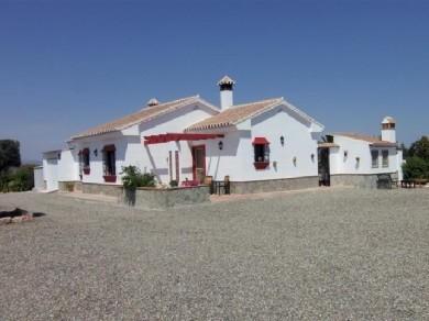 Chalet con 3 dormitorios se vende en Coin