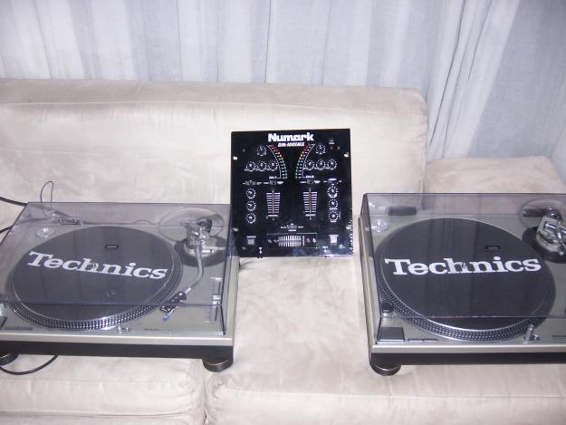 2 technics sl1200 mk2, mesa mezclas, amplificador.