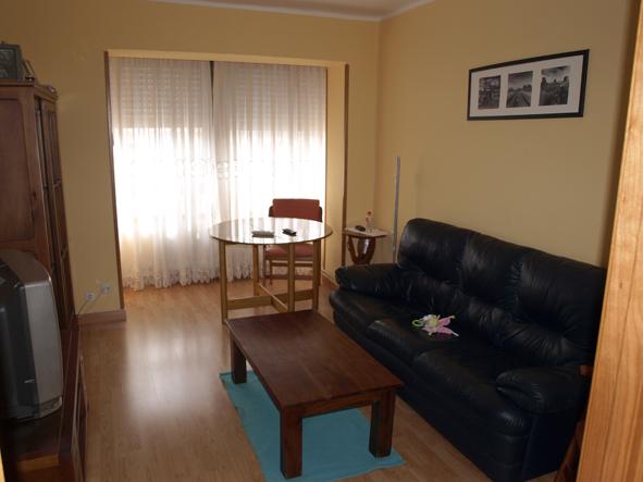 ESTUPENDO PISO DE 3 HABITACIONES