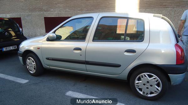 VENDO RENAULT CLIO