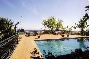 Villa : 6/7 personas - piscina - vistas a mar - catania (provincia de)  sicilia  italia