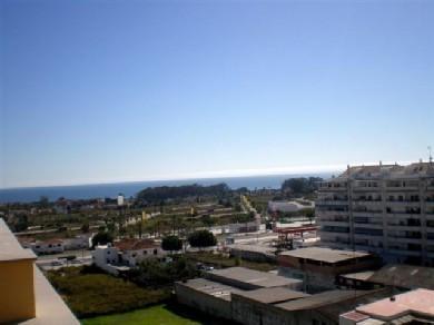 Apartamento con 3 dormitorios se vende en Marbella, Costa del Sol