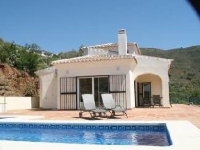 Chalet con 3 dormitorios se vende en Arenas, Axarquia