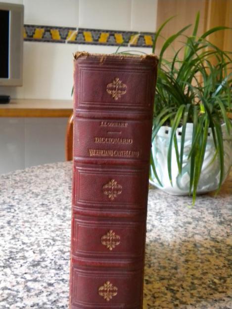 Diccionario valenciano-castellano de jose escrig de 1851 y ampliado en 1886 por