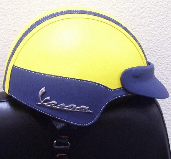 CASCO DE MOTO VESPA COLORES DEL CADIZ C.F.