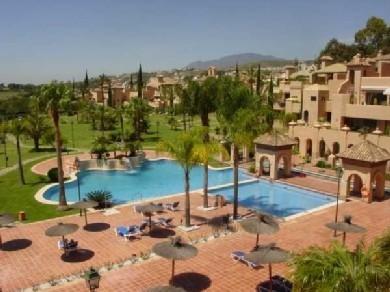 Apartamento con 3 dormitorios se vende en Estepona, Costa del Sol