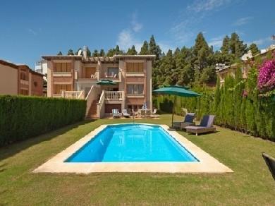 Chalet con 4 dormitorios se vende en Mijas Costa, Costa del Sol