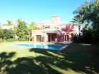 Chalet con 5 dormitorios se vende en Marbella, Costa del Sol - mejor precio | unprecio.es