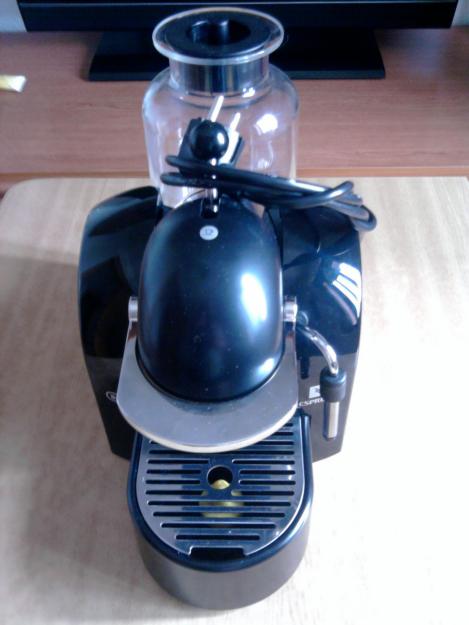 CAFETERA DELONGHI NESPRESSO MODELO EN-190
