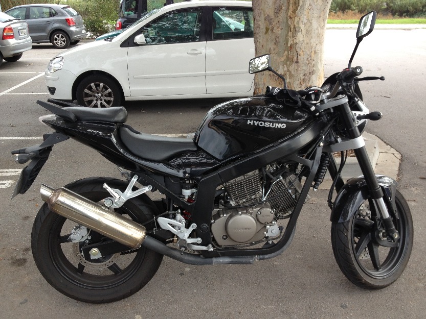 Hyosung Comet GT250i Naked Seminueva!