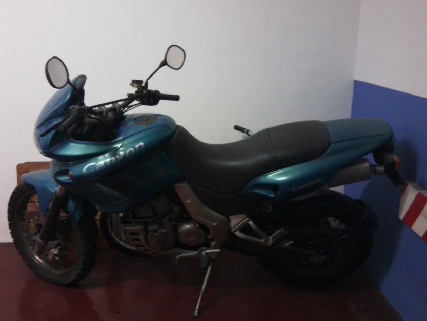 Moto Cagiva Canyon 600 c.c. Se vende entera o por piezas.